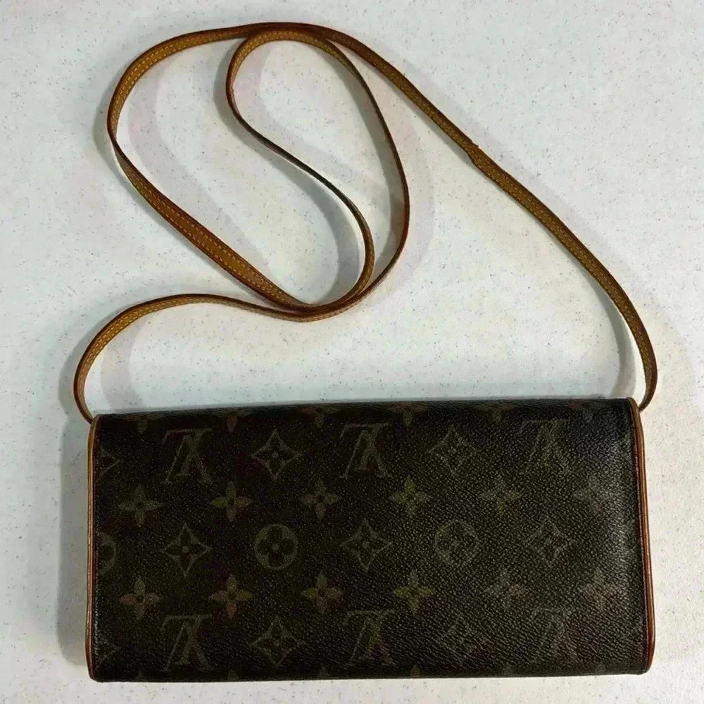 Louis Vuitton Pouchette Twin GM Authentic EUC LV Monogram Leather w/ dust bag - Picture 4 of 17